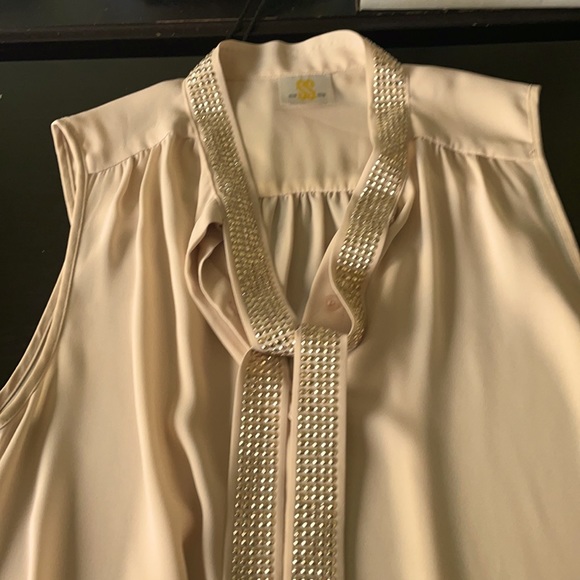 SIS SIS buff sleeveless top with studded tie, M - Picture 3 of 5